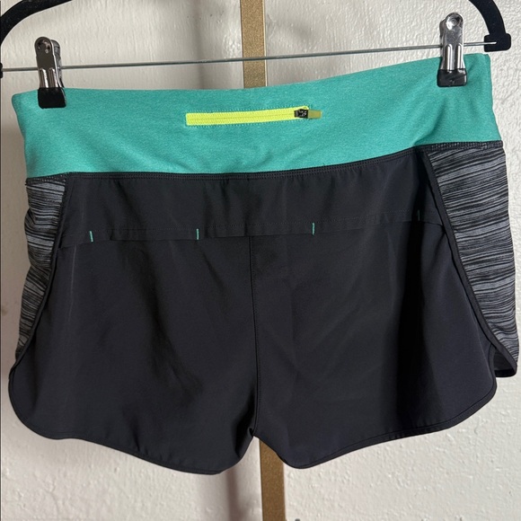MPG Running Shorts - Picture 4 of 4